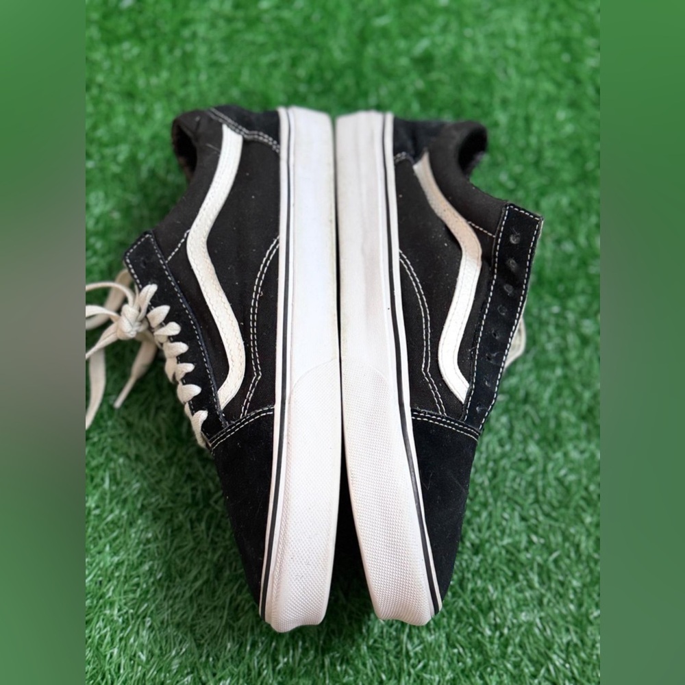 Vans Unisex Black and White Sneakers Size M-9.5 W-11
